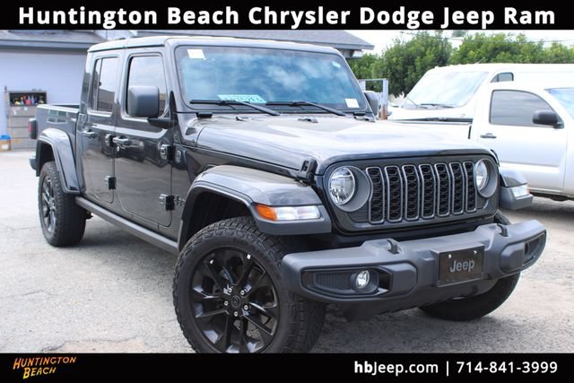 Used 2025 Jeep Gladiator Sport