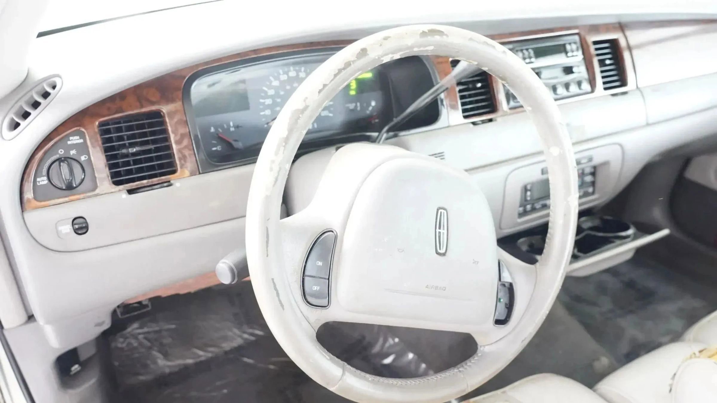 1998 Lincoln Town Car Executive