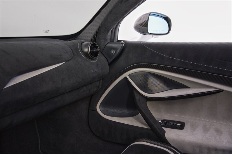 Used 2022 McLaren 765LT photo 31