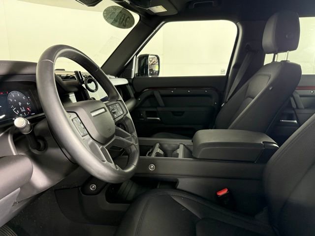 2025 Land Rover Defender 130 X-Dynamic SE