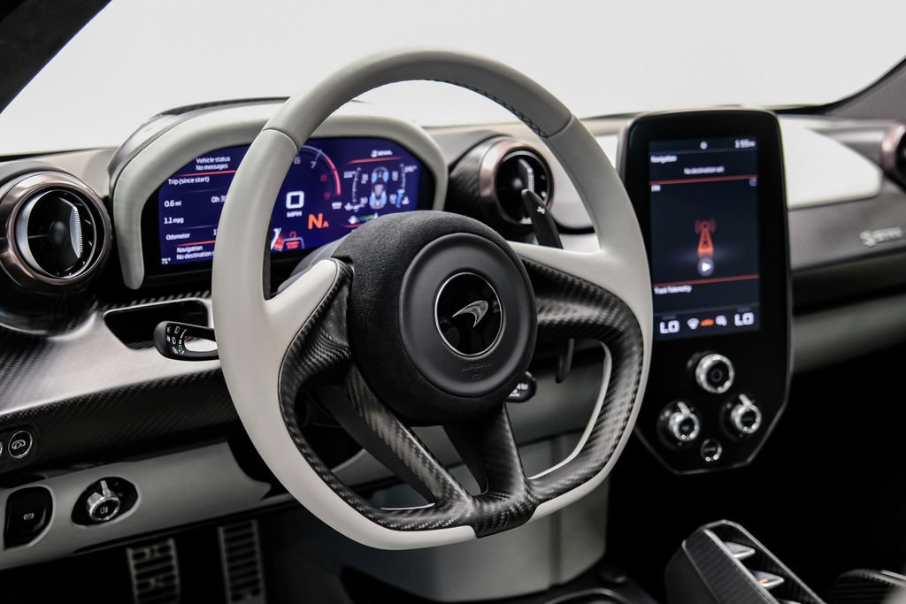 Used 2019 McLaren Senna photo 18