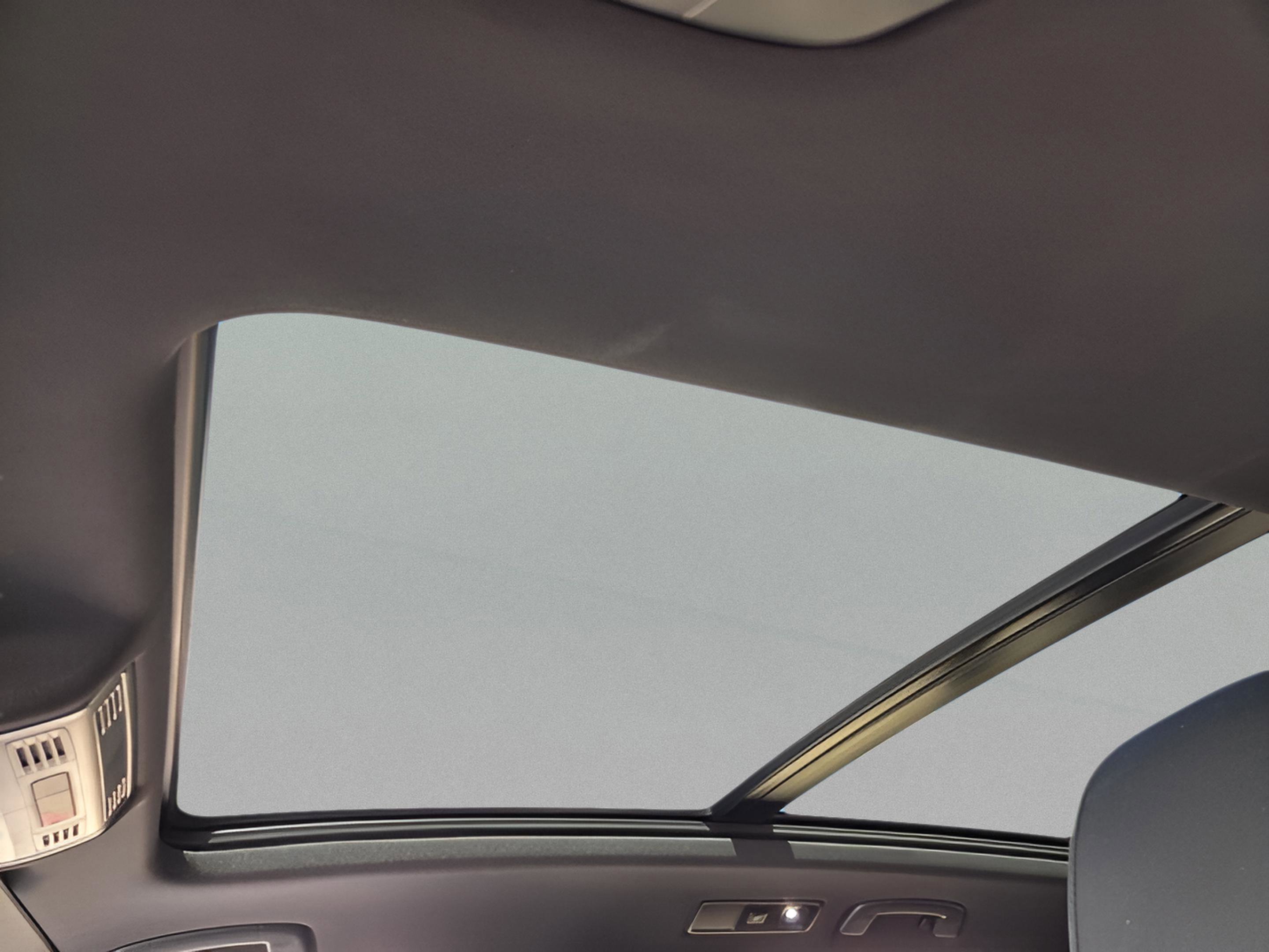 2022 Volkswagen Tiguan SE R-Line