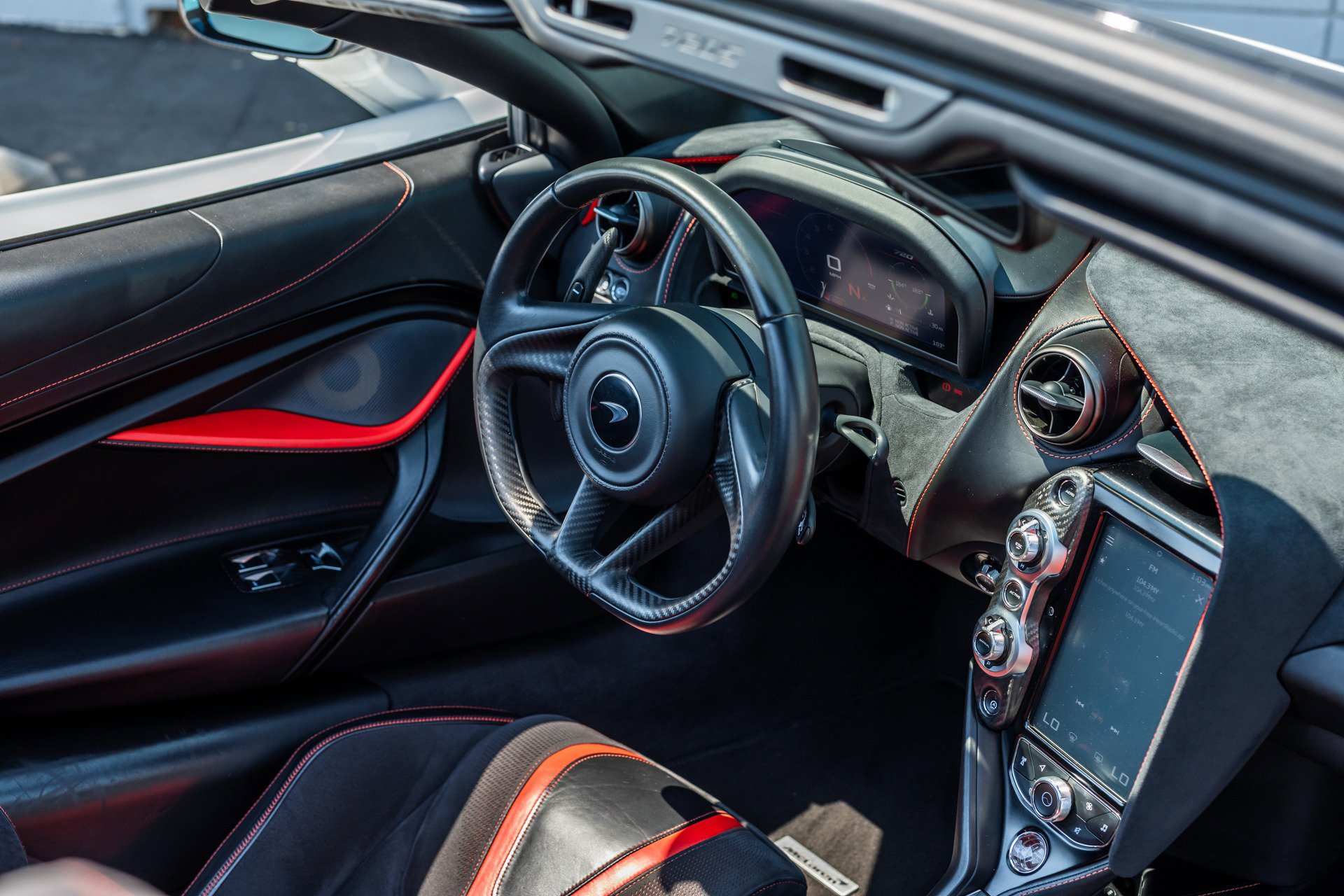 Used 2020 McLaren 720S Performance photo 21