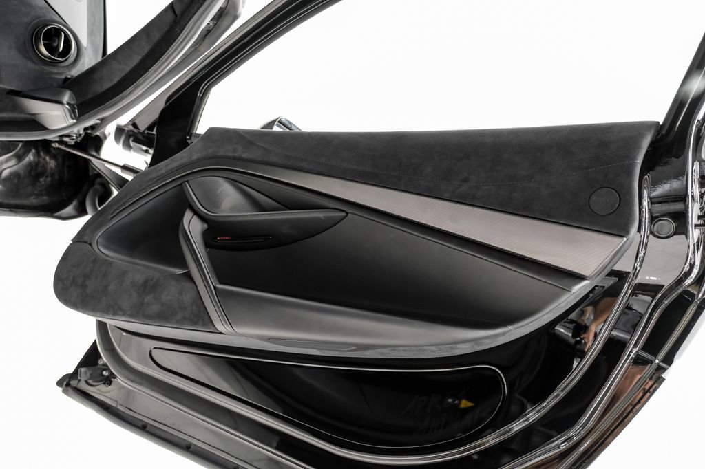 Used 2020 McLaren 720S Performance photo 37