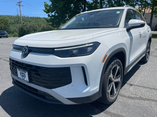 New 2026 Volkswagen Tiguan SE