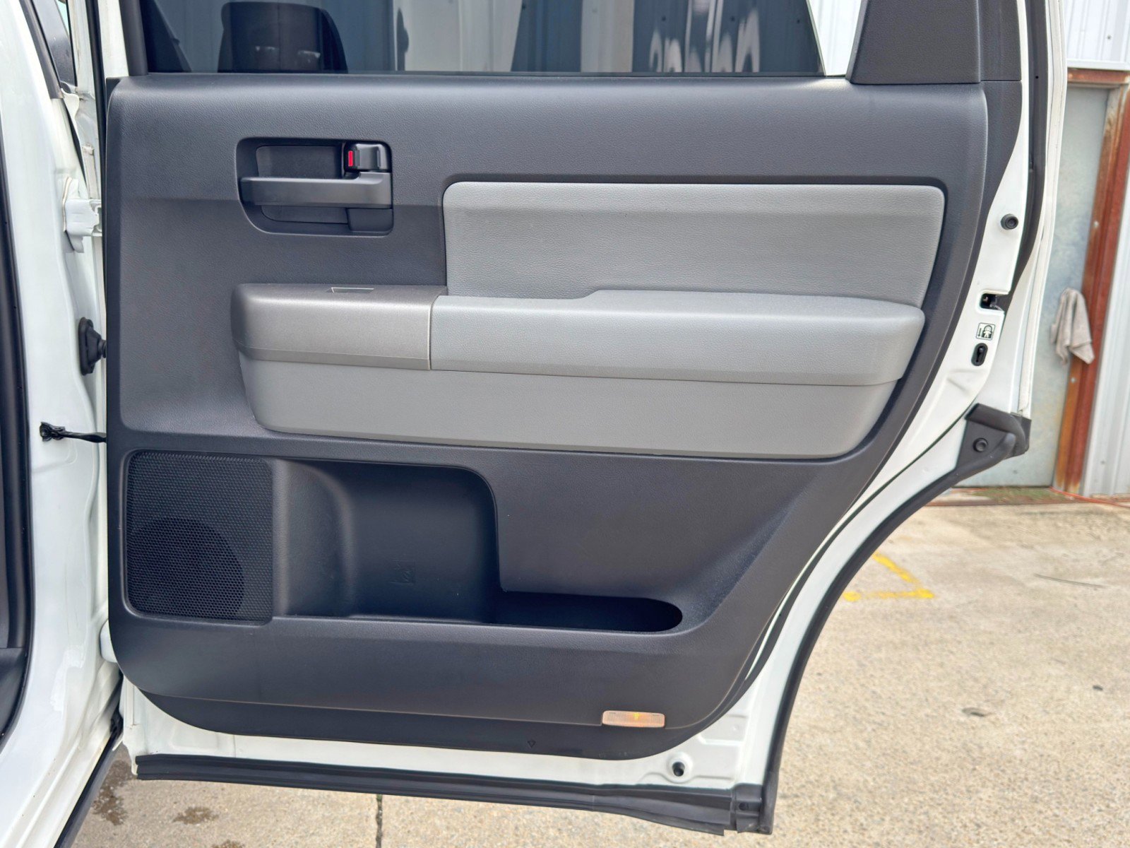 2016 Toyota Sequoia SR5