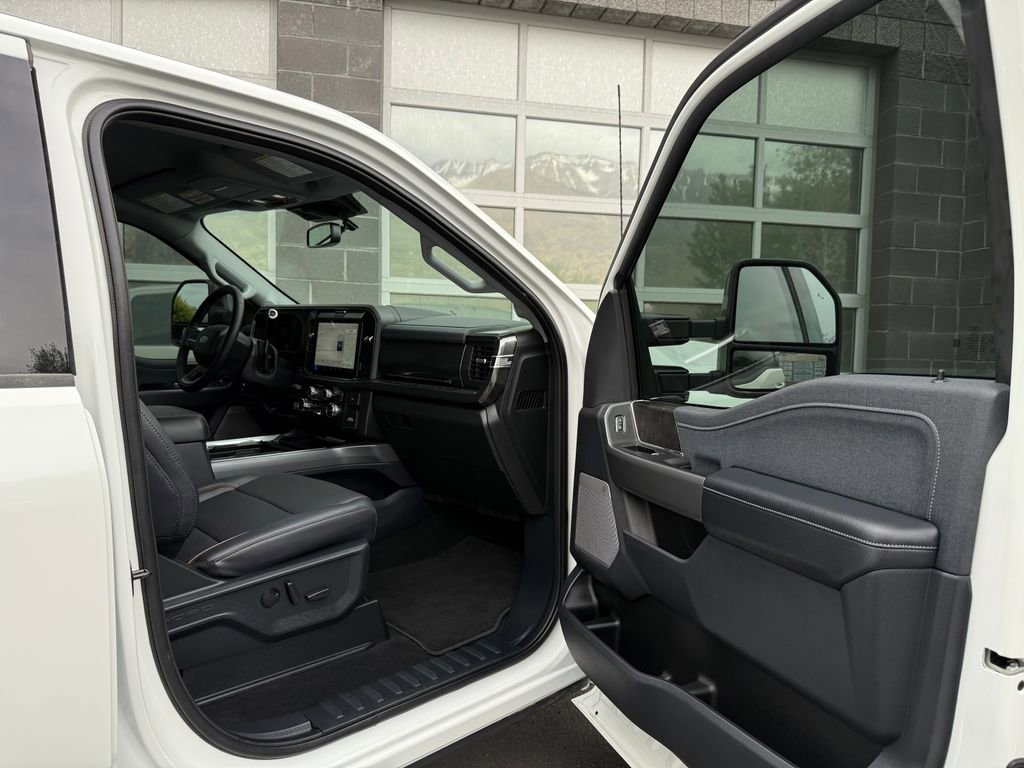 2025 Ford F350 Lariat