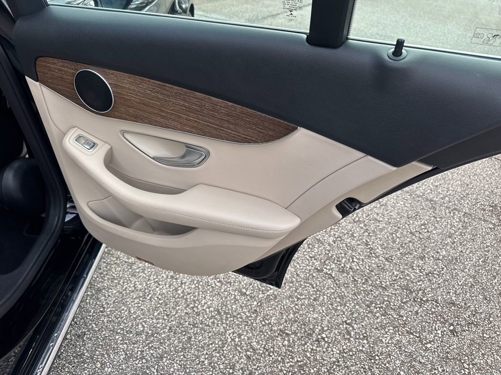 2019 Mercedes-Benz C 300 Sedan