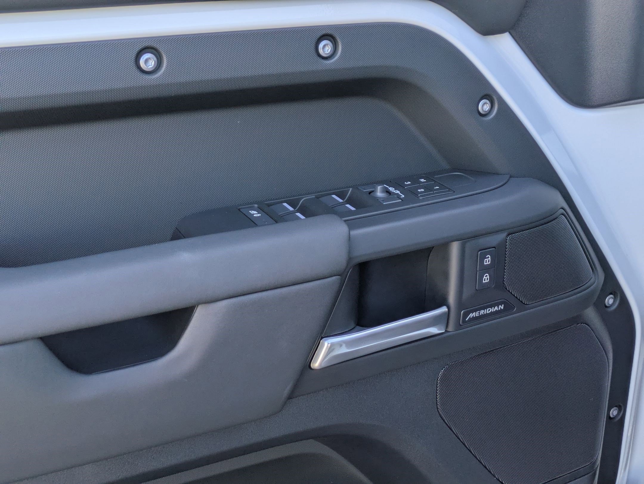 2025 Land Rover Defender 110 S