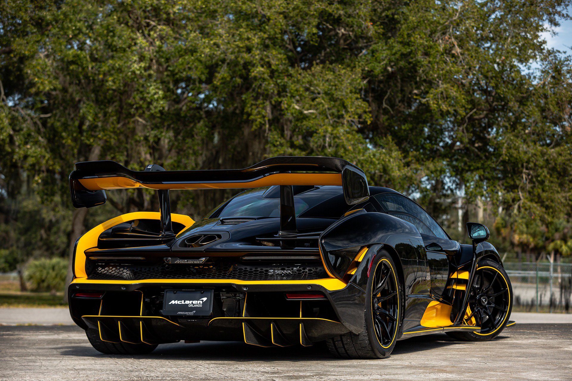 Used 2019 McLaren Senna photo 27