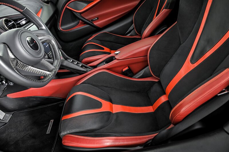 Used 2018 McLaren 720S Performance photo 19
