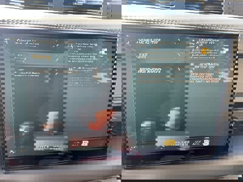 2023 Land Rover Defender 130 X-Dynamic SE