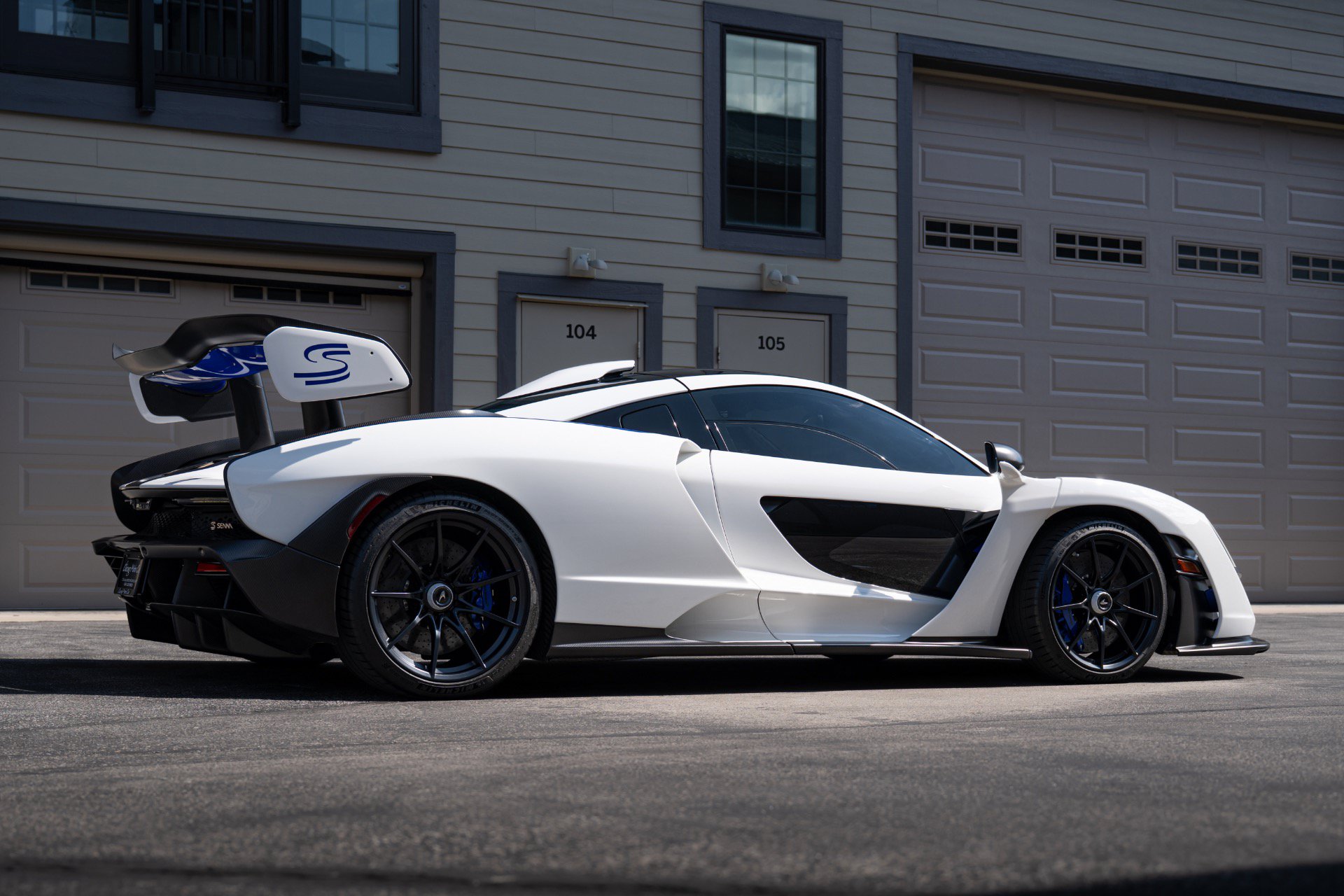 Used 2019 McLaren Senna photo 12