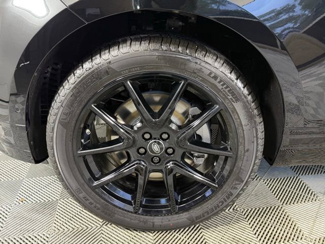 2026 Land Rover Range Rover Velar Dynamic SE