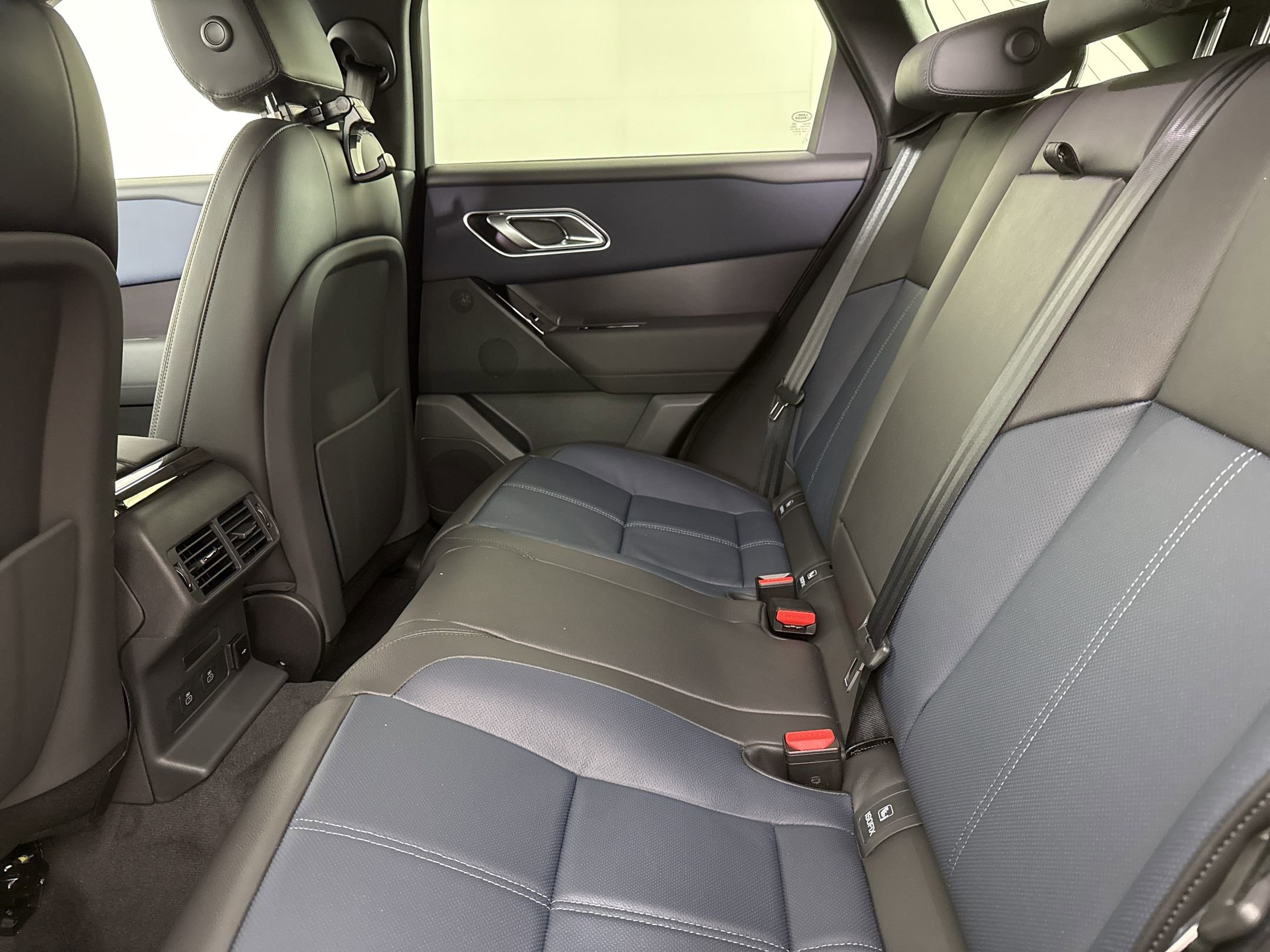 2026 Land Rover Range Rover Velar Dynamic SE