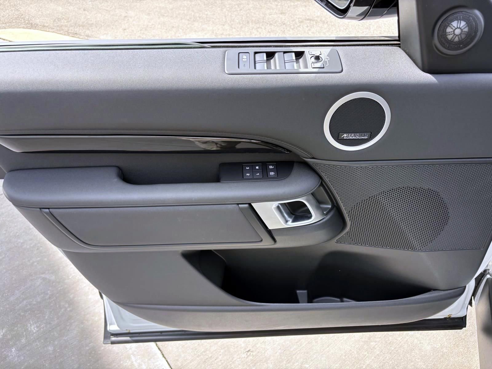 2025 Land Rover Discovery S