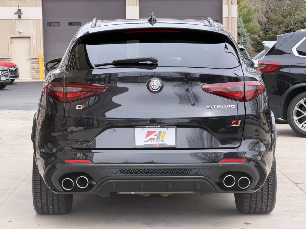 2022 Alfa Romeo Stelvio Quadrifoglio