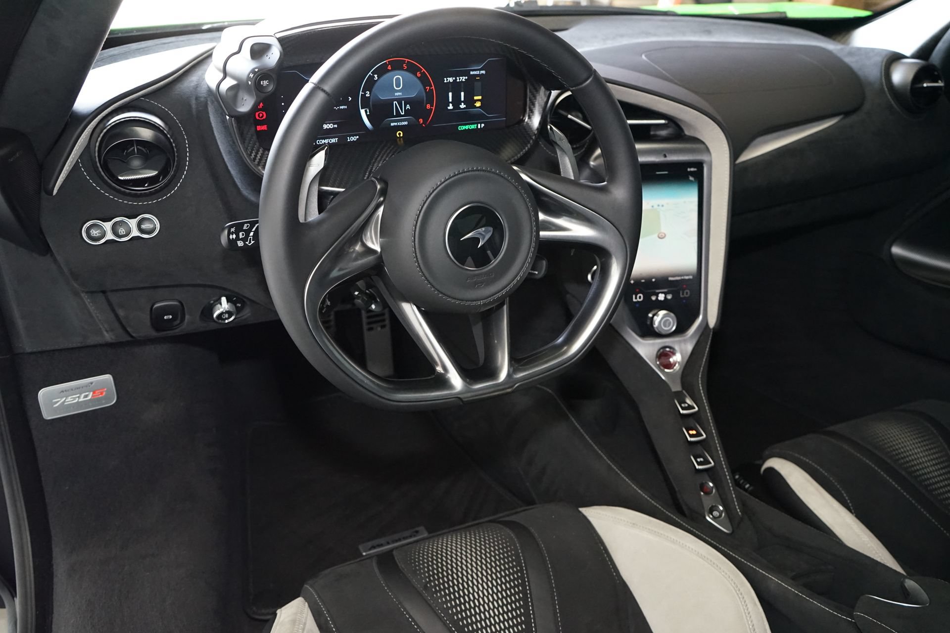 Used 2024 McLaren 750S photo 18
