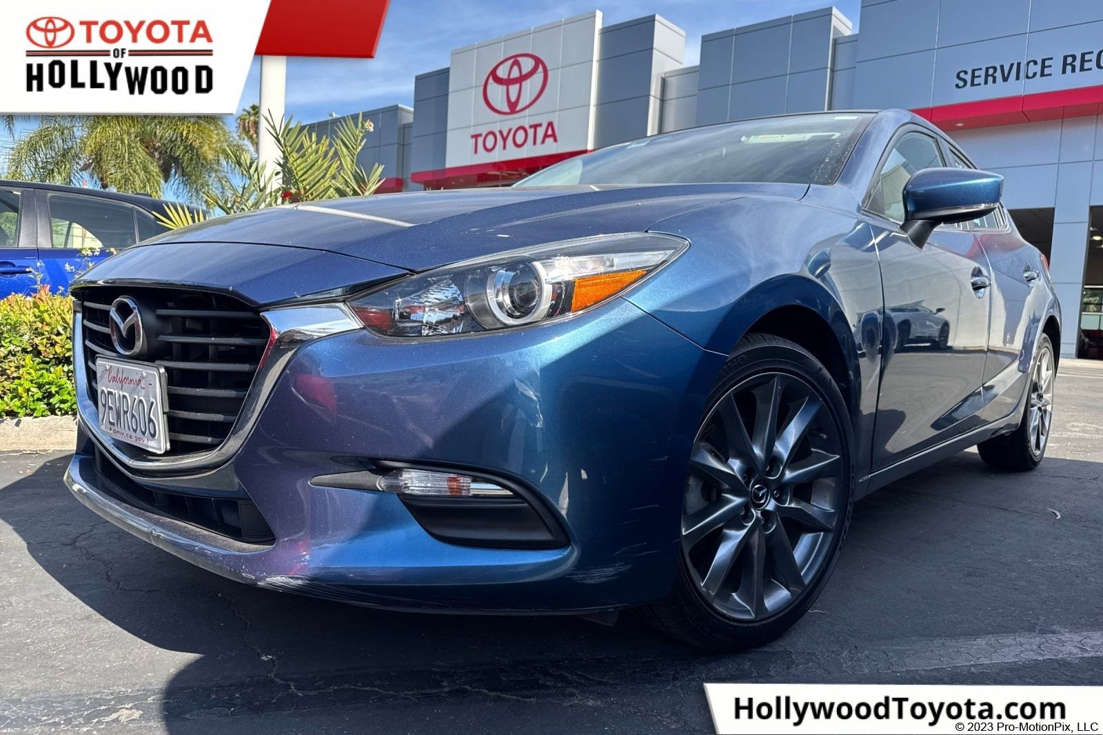 2018 MAZDA MAZDA3 Touring