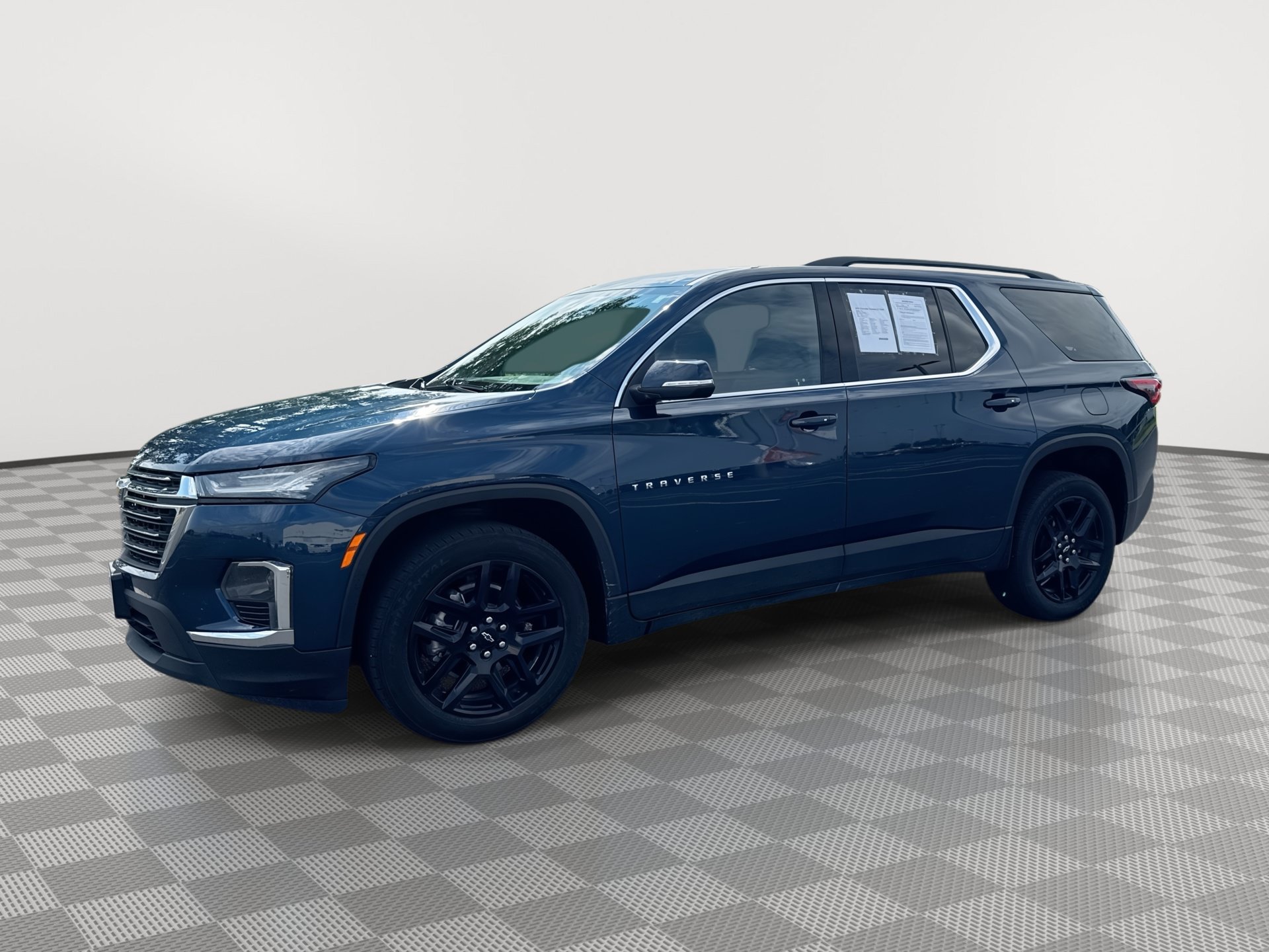 Used 2023 Chevrolet Traverse LT