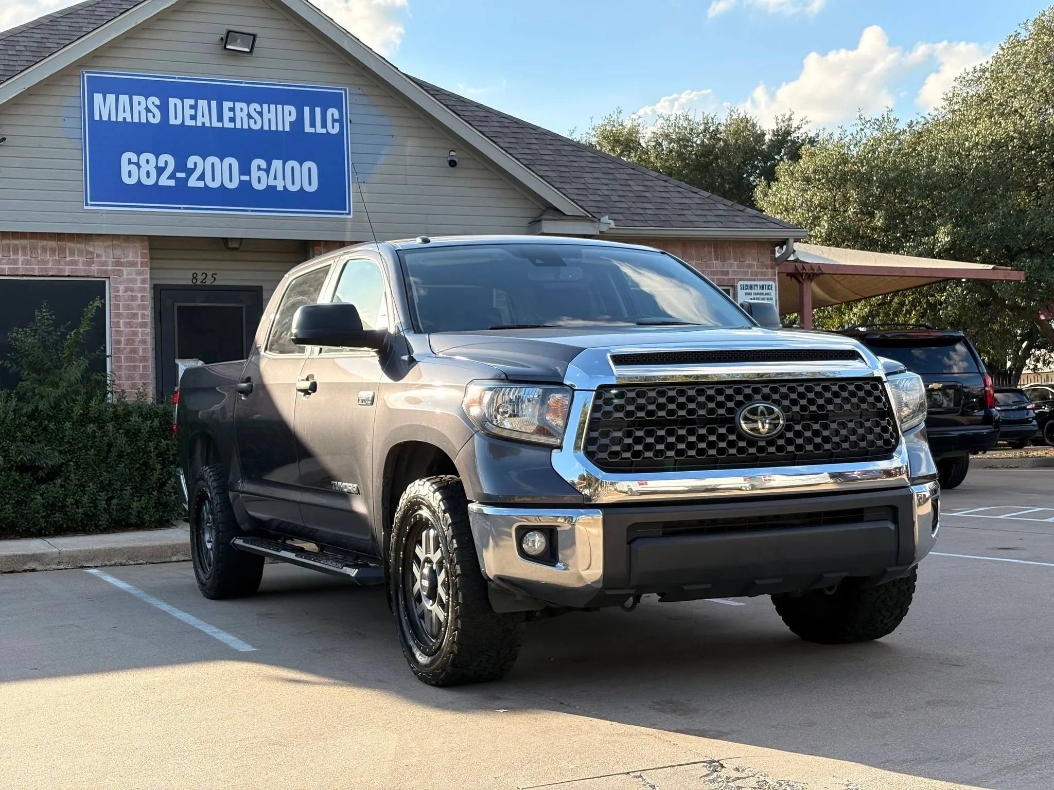 Used 2018 Toyota Tundra SR5 w/ SR5 Upgrade Package