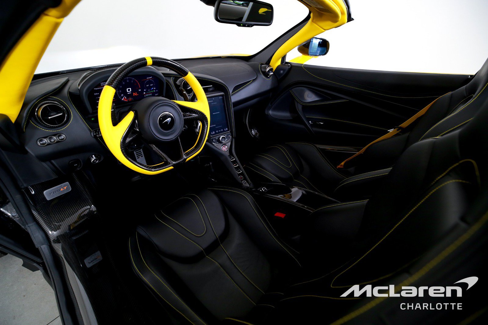Used 2022 McLaren 765LT photo 14