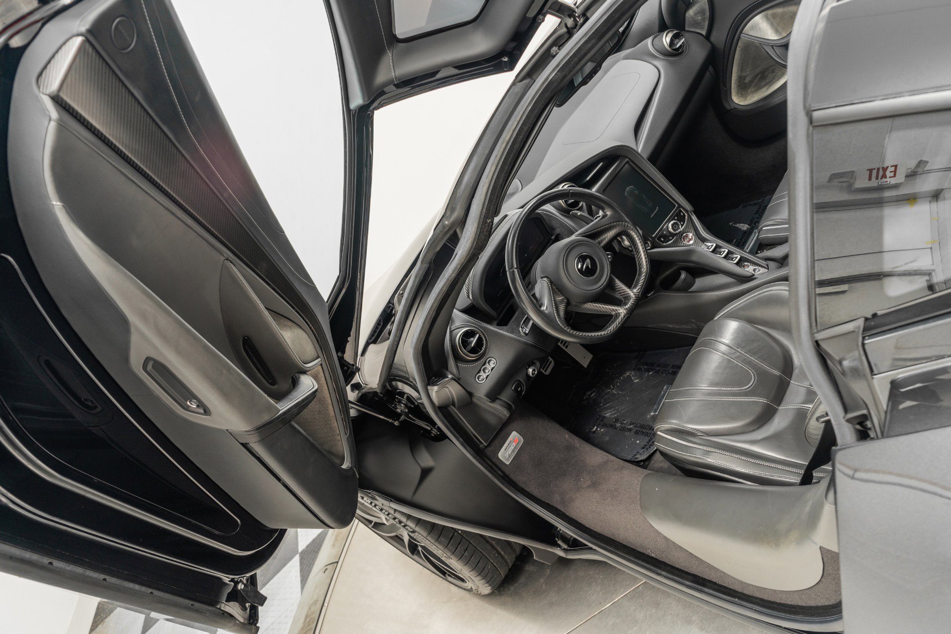 Used 2019 McLaren 720S Luxury photo 22