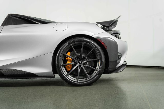 Used 2022 McLaren 765LT photo 13