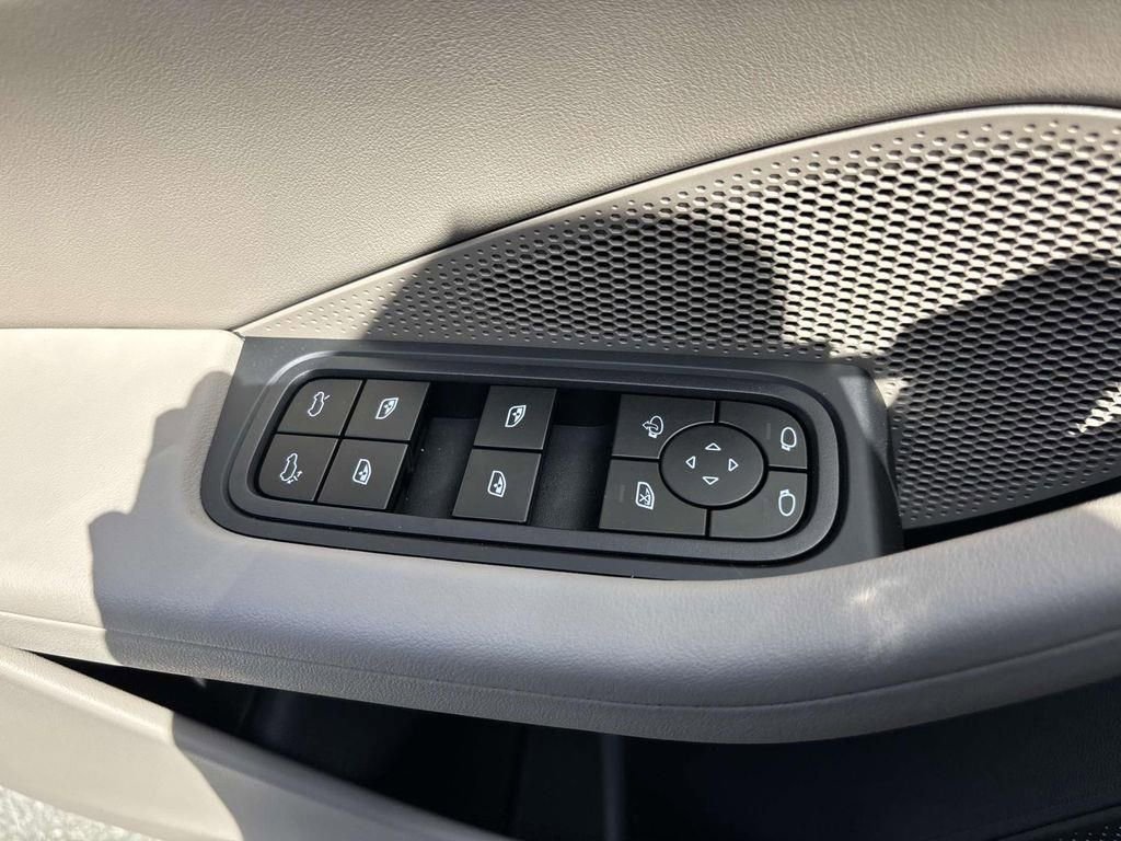 2025 Porsche Macan Electric