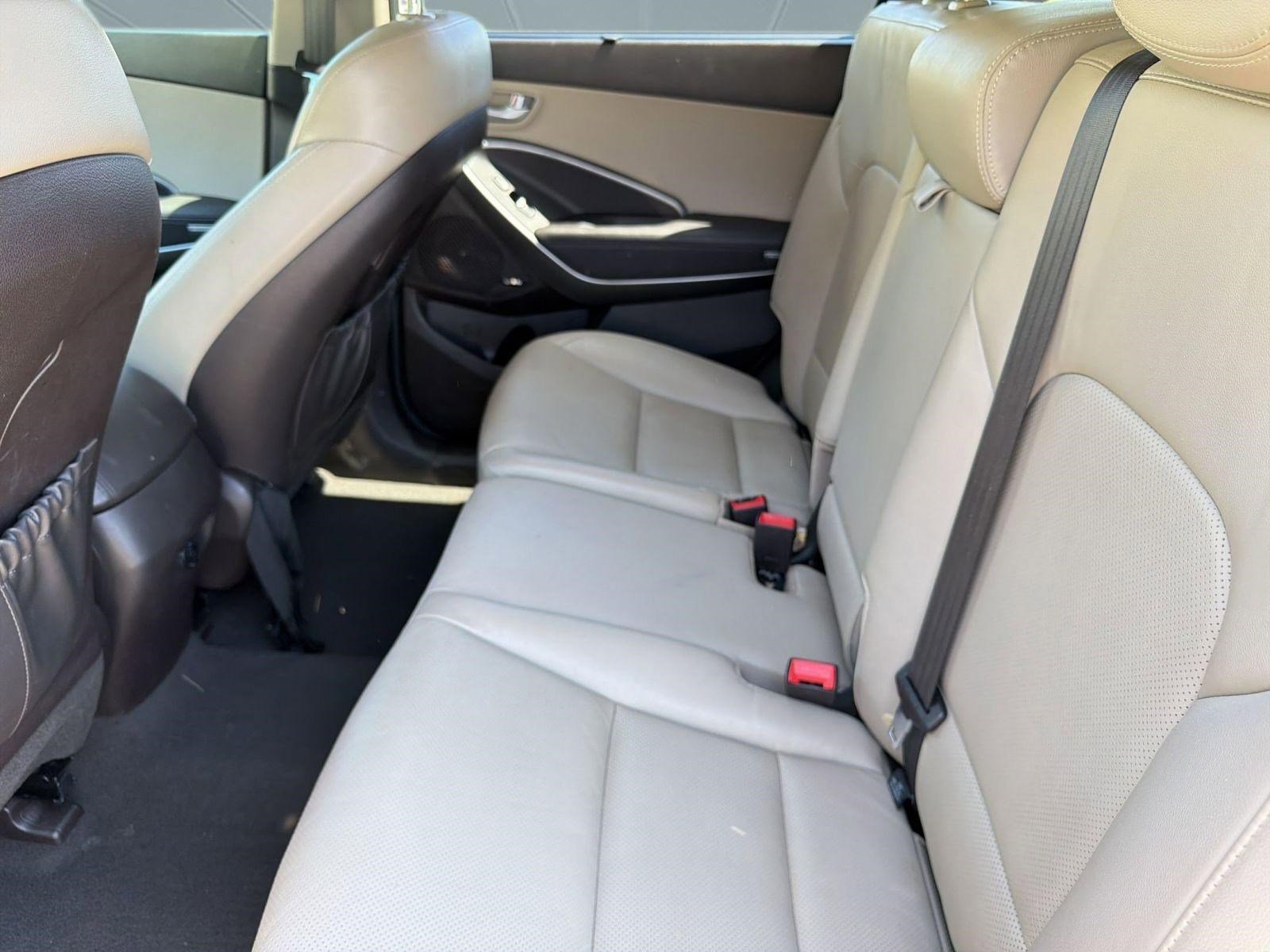 2017 Hyundai Santa Fe SE