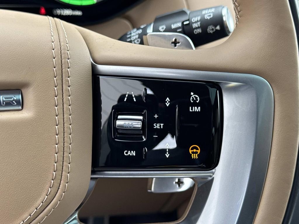 2025 Land Rover Range Rover SE