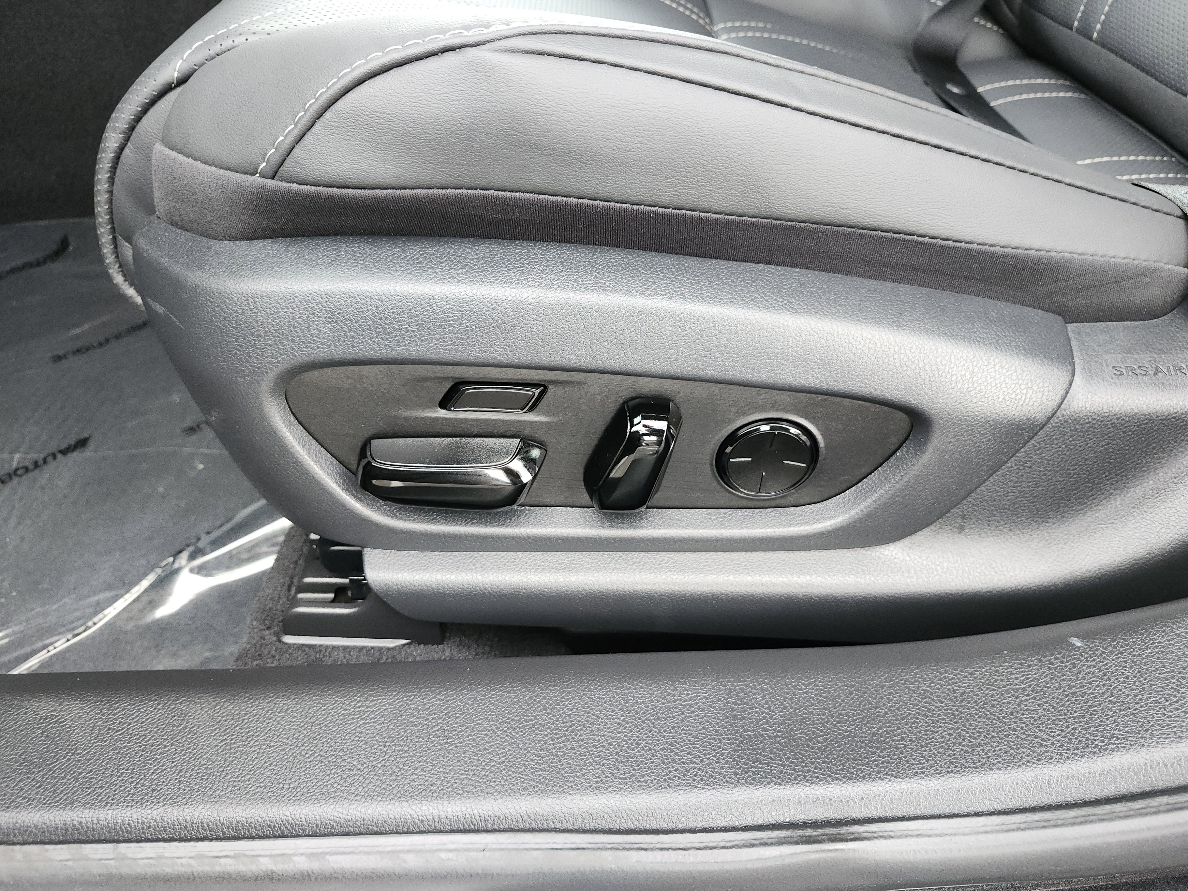 2025 Lexus ES 300h Ultra Luxury