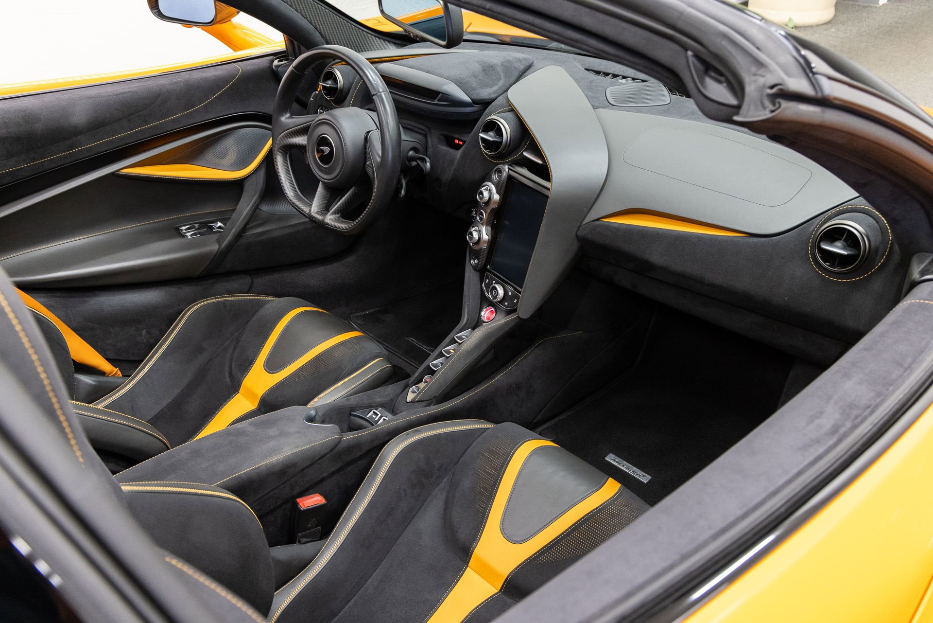 Used 2020 McLaren 720S Performance photo 20