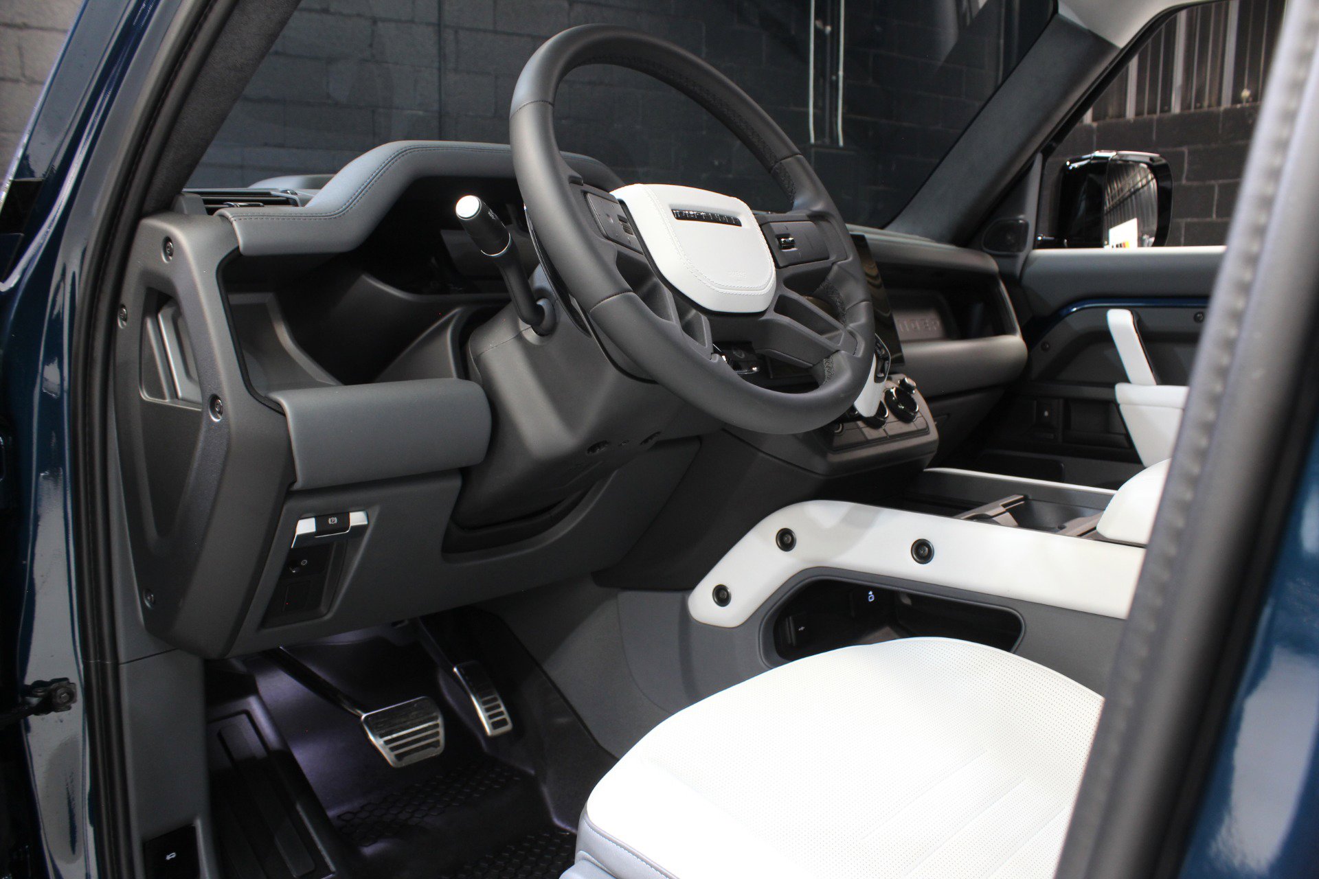 2026 Land Rover Defender 110