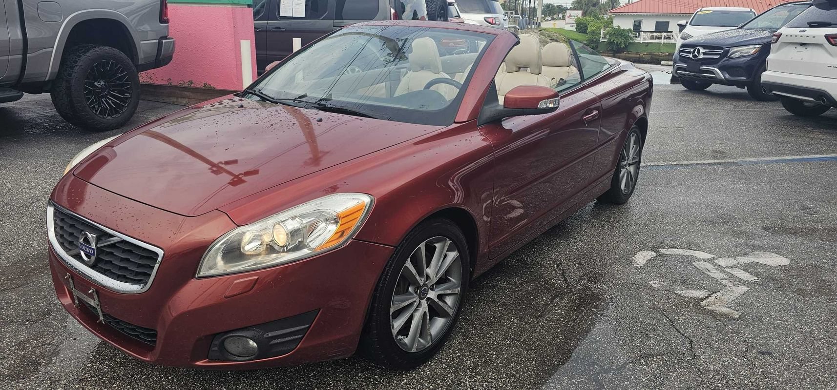 Used 2011 Volvo C70 T5 w/ Convenience Pkg
