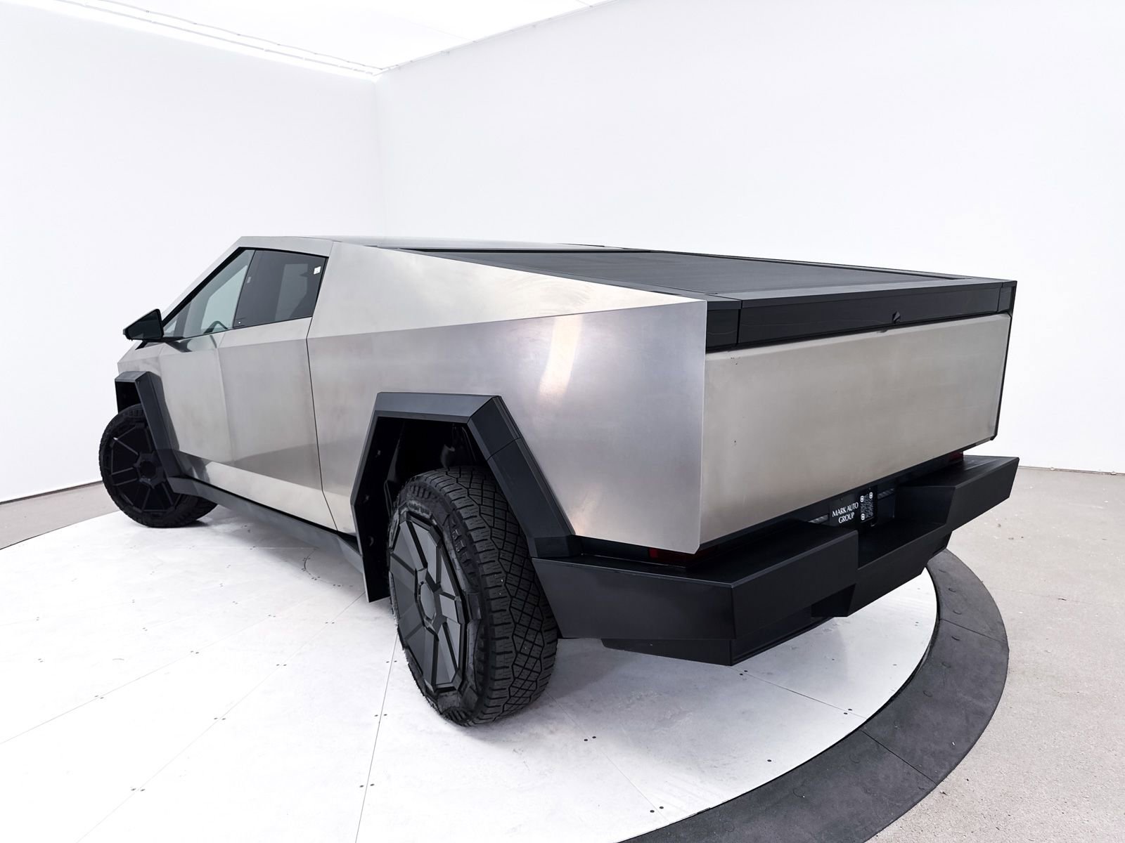 2024 Tesla Cybertruck AWD Crew Cab