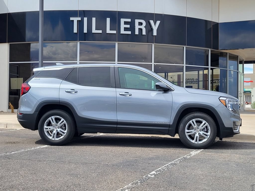 Used 2024 GMC Terrain SLE