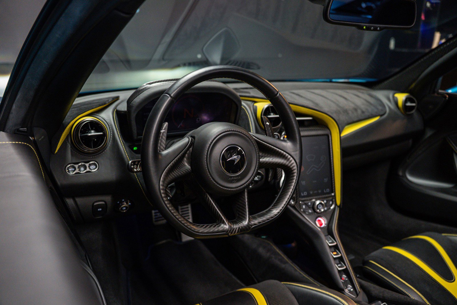 Used 2022 McLaren 720S Spider photo 17