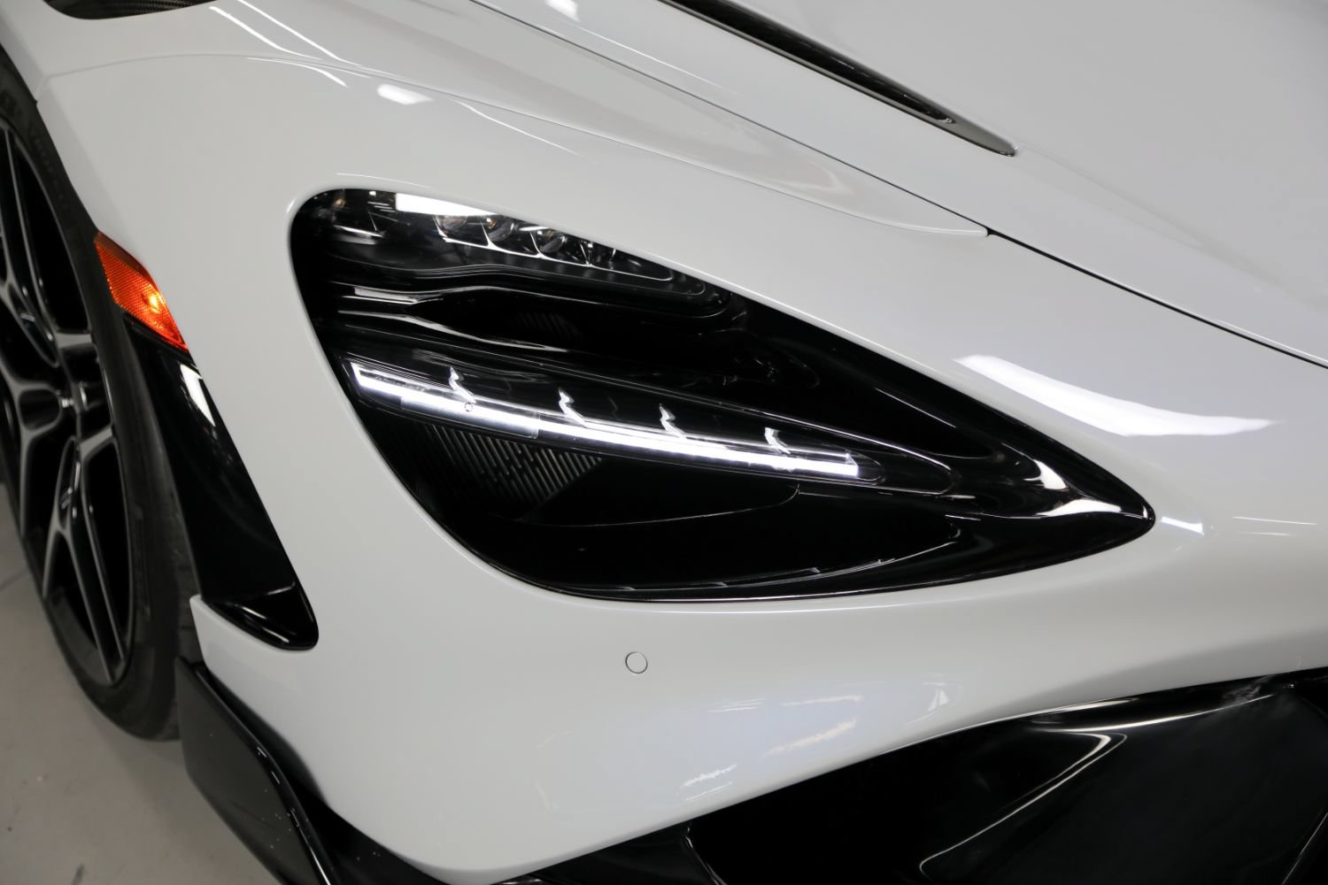 Used 2022 McLaren 765LT photo 14