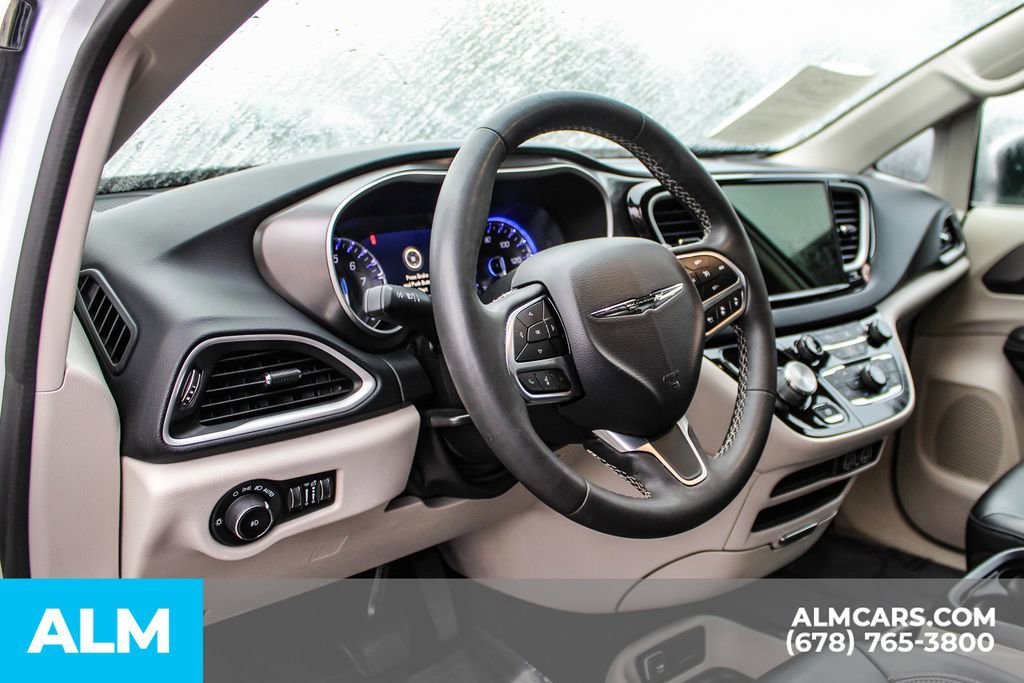 2023 Chrysler Pacifica Touring-L