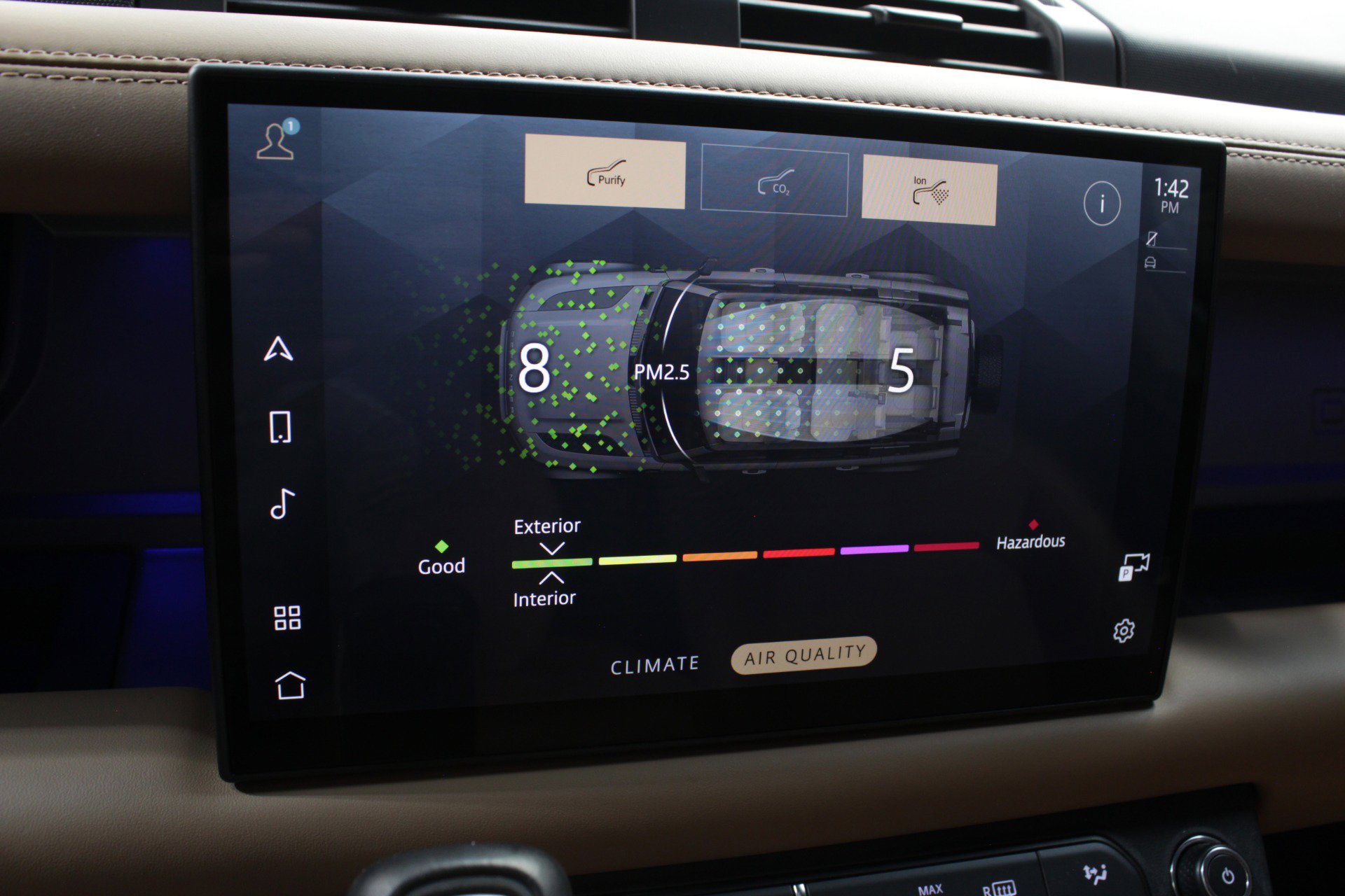 2025 Land Rover Defender 110 V8