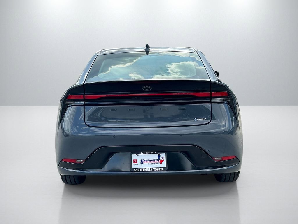 2025 Toyota Prius XLE