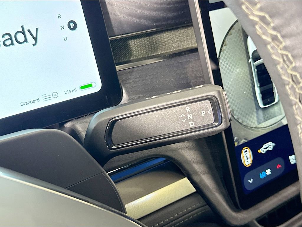 2025 Rivian R1S Adventure