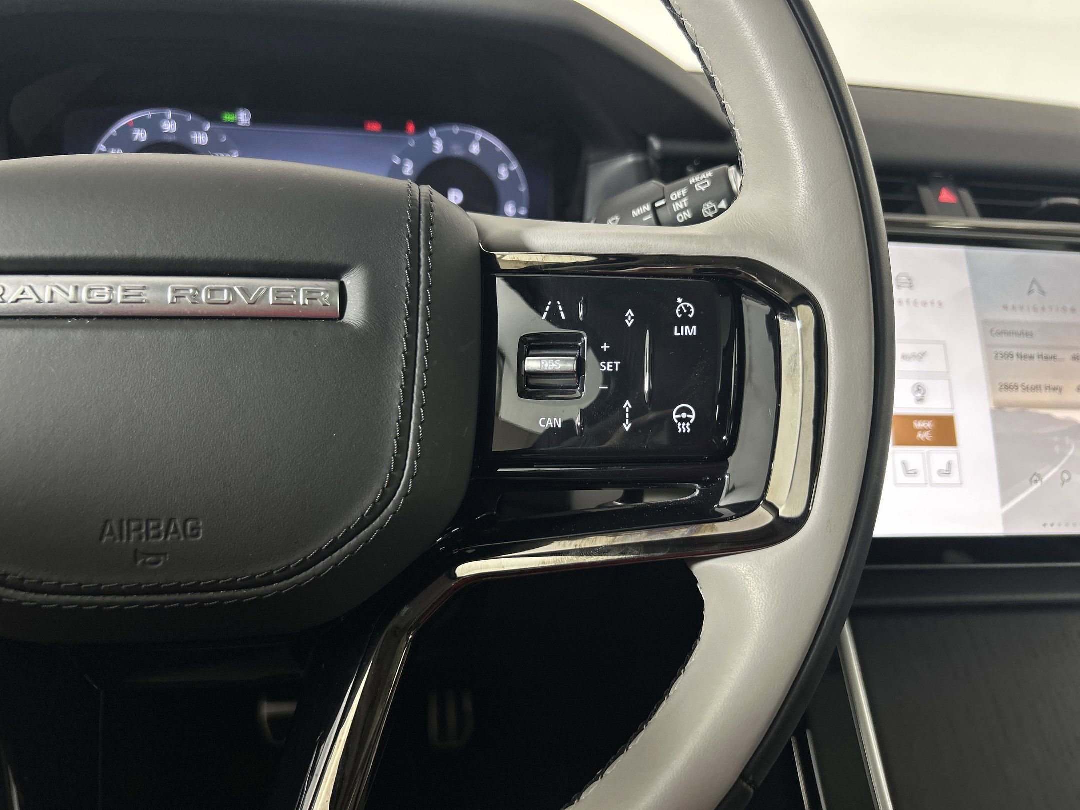 2025 Land Rover Range Rover Velar Dynamic SE