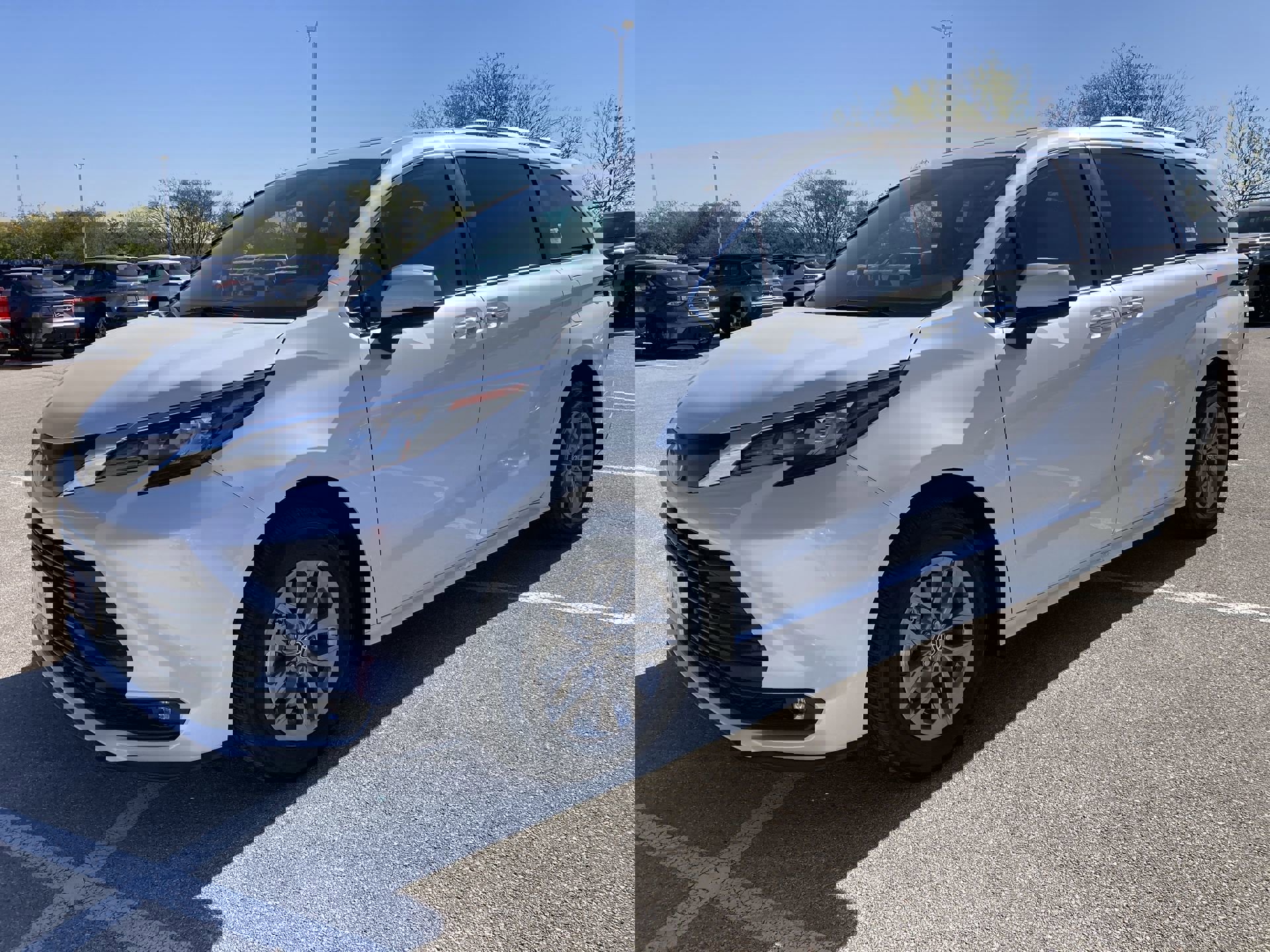 2025 Toyota Sienna XLE