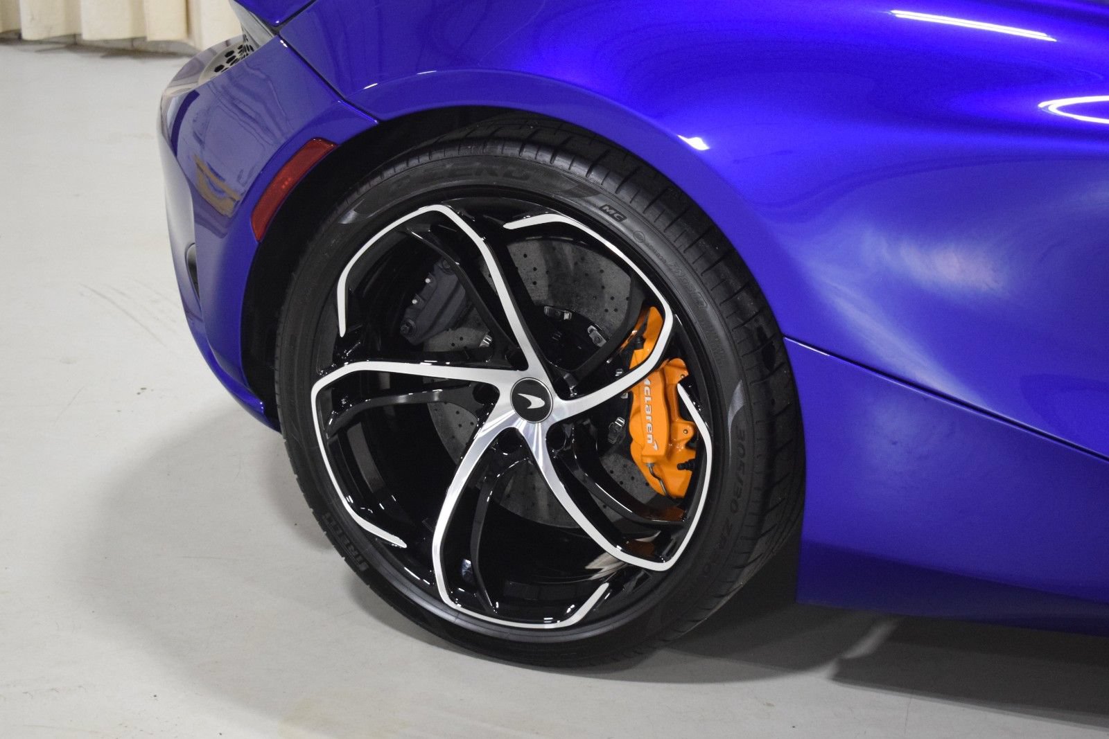 Used 2024 McLaren 750S Spider photo 17