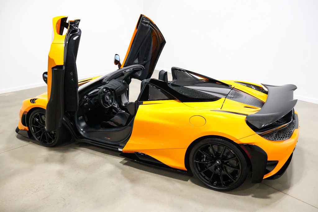 Used 2022 McLaren 765LT photo 26