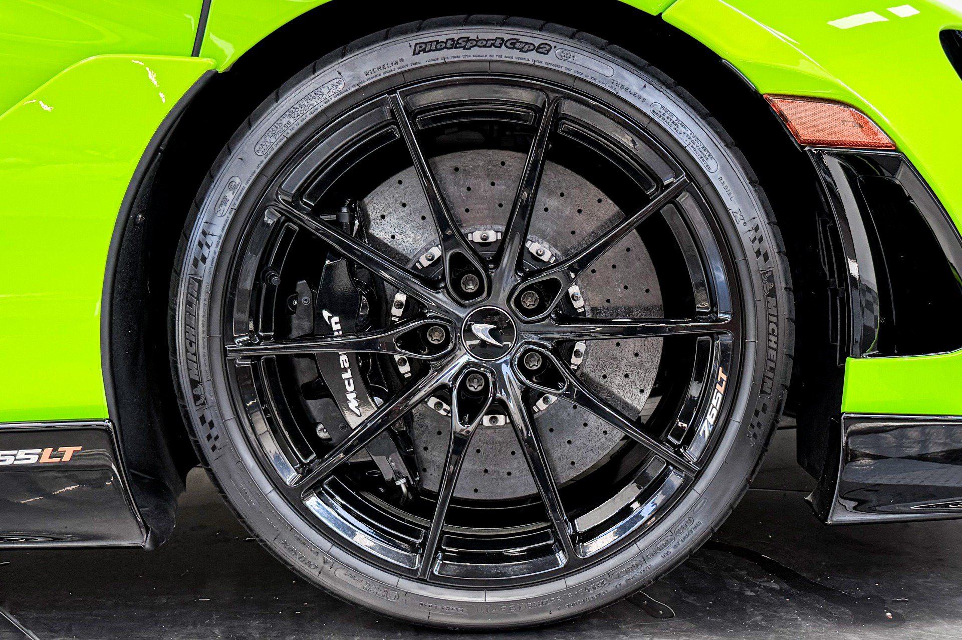 Used 2021 McLaren 765LT photo 34