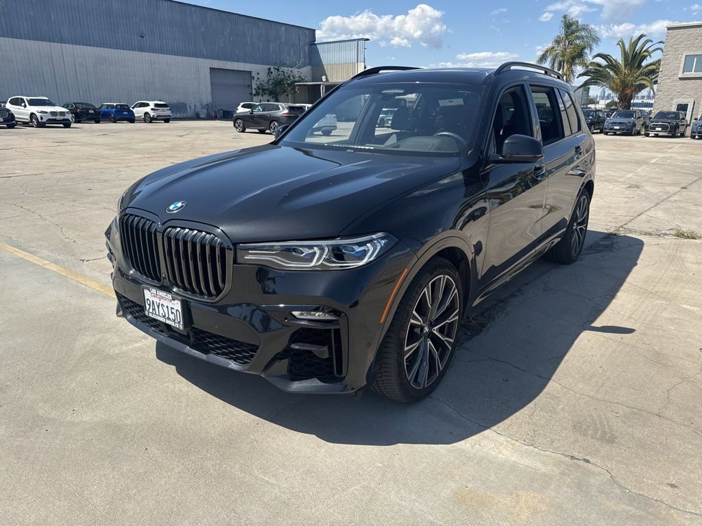 2022 BMW X7 M50i