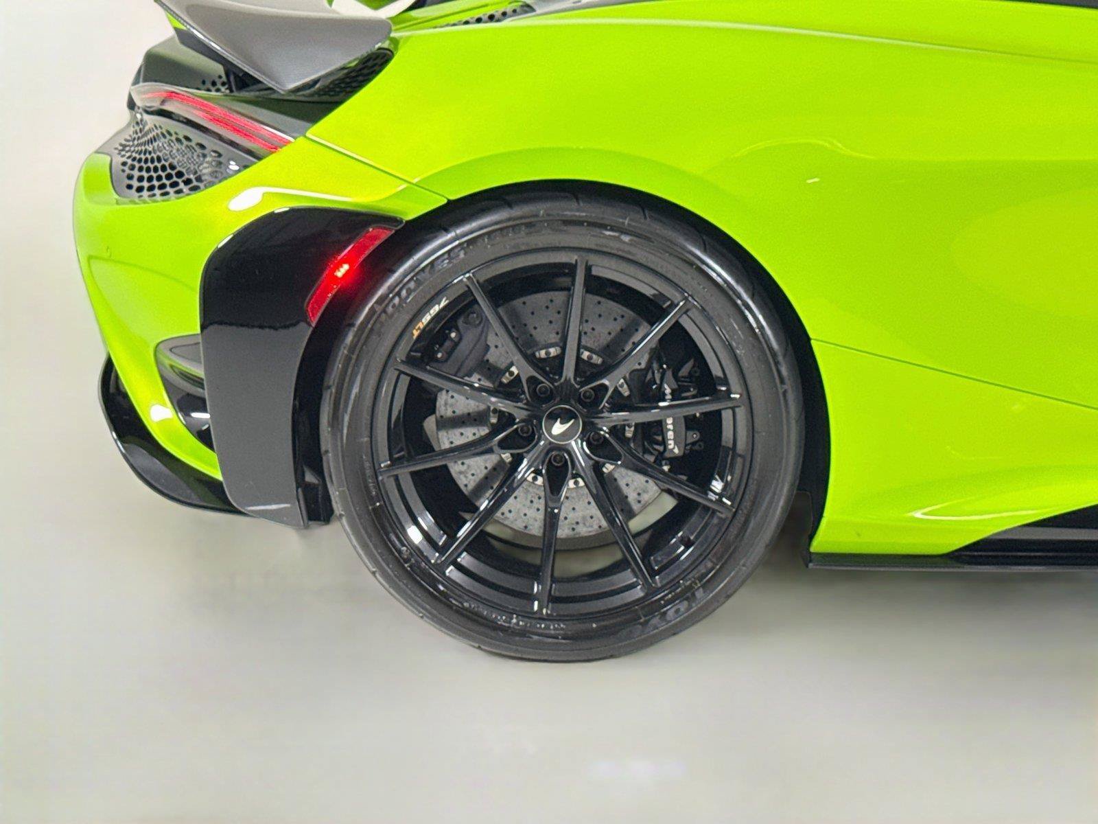Used 2021 McLaren 765LT photo 33